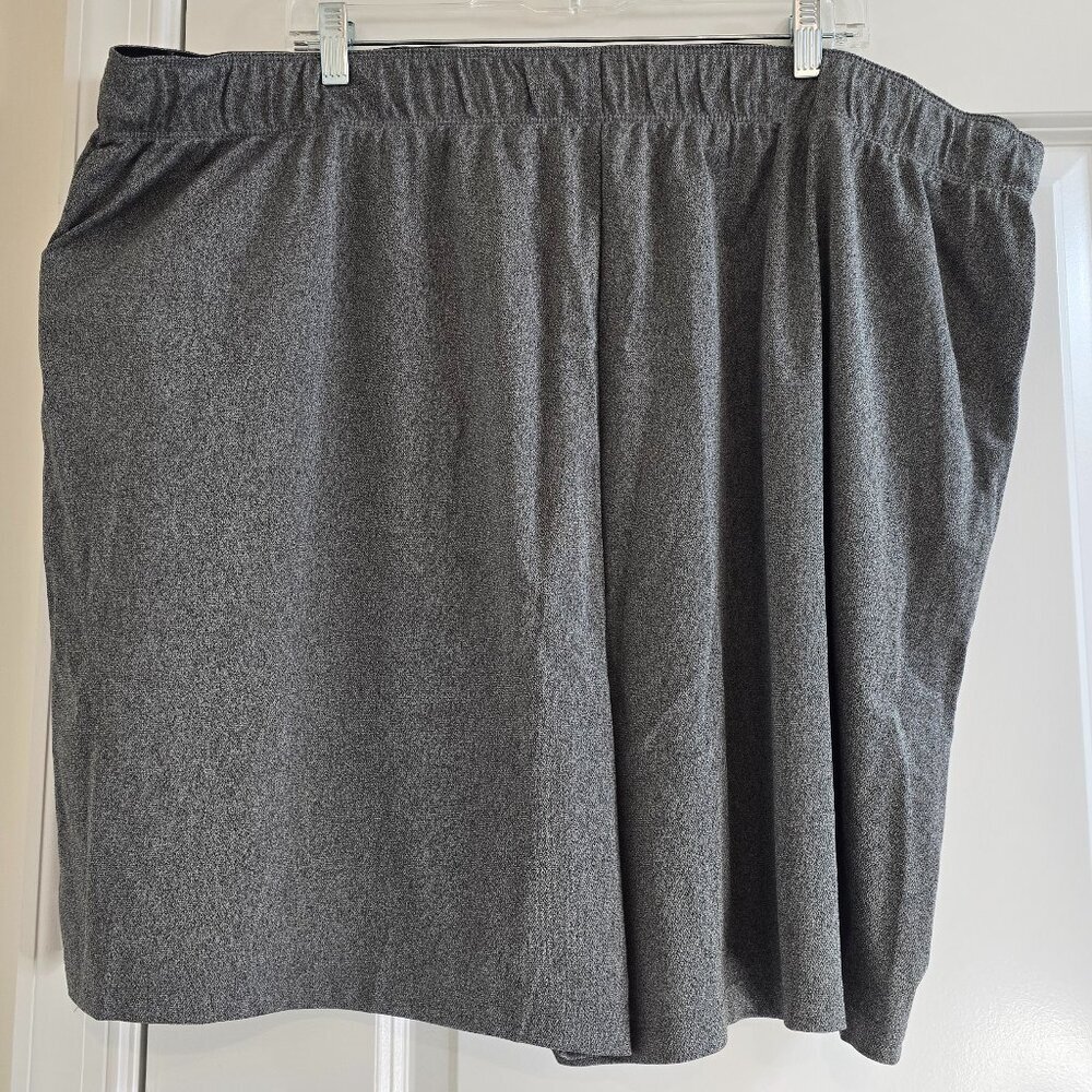 Nike Women's Attack DRI-FIT Mid-Rise Shorts 5 in - Grey / White - NWT - Picture 7 of 8